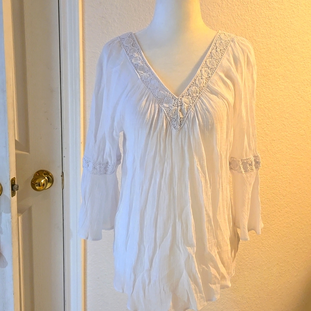 IZ Byer Gauze/Lace Top size S NWOT